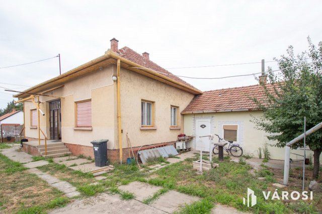 Eladó családi ház, Békéscsabán 36.9 M Ft, 4 szobás