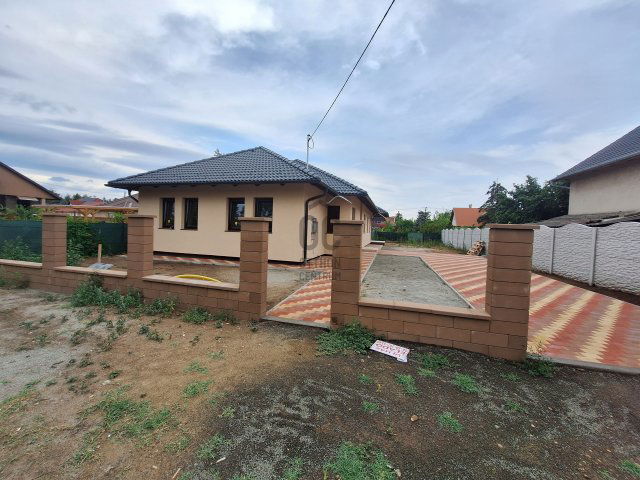 Eladó családi ház, Veresegyházon 125 M Ft, 5 szobás
