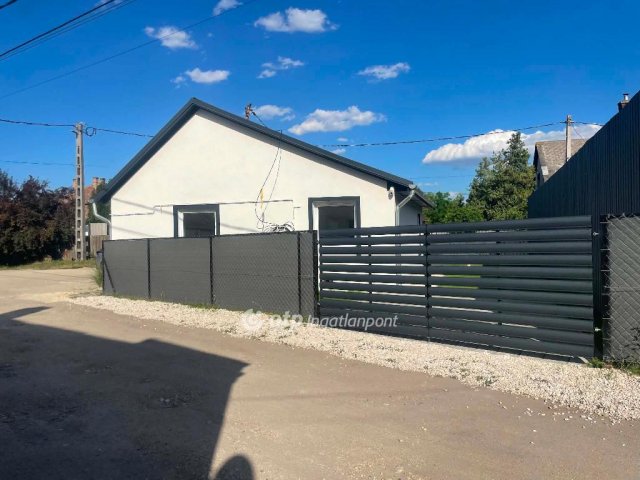 Eladó családi ház, Kiskunlacházán 37 M Ft, 3 szobás