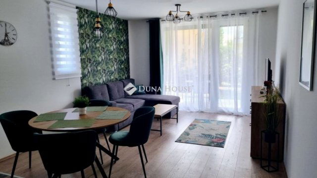 Eladó téglalakás, Siófokon 249 M Ft, 4 szobás