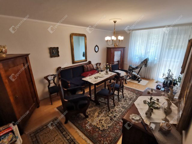 Eladó téglalakás, Székesfehérvárott 57.9 M Ft, 3 szobás