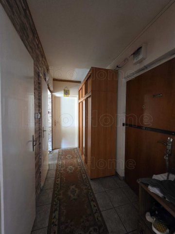 Eladó panellakás, Győrött 49.99 M Ft, 2 szobás