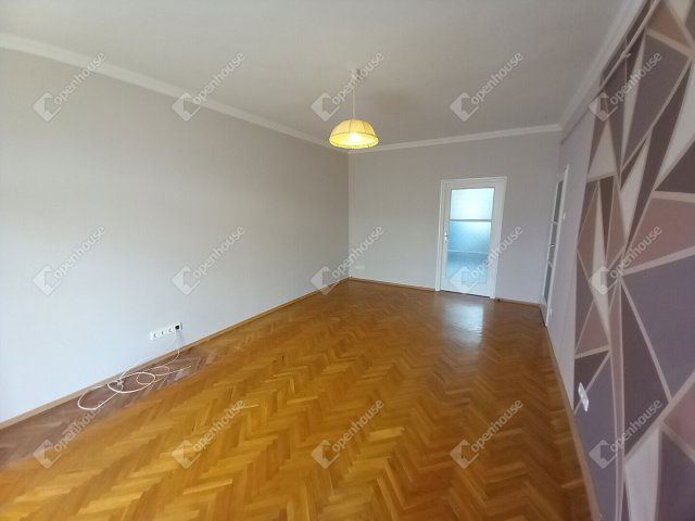 Eladó téglalakás, Szolnokon 27.5 M Ft, 2 szobás