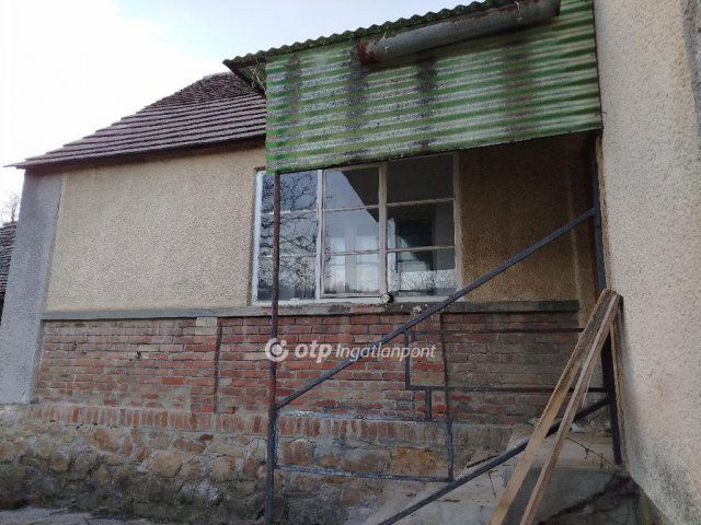 Eladó családi ház, Bakócán 10.5 M Ft, 2 szobás