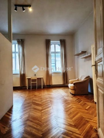 Eladó téglalakás, Budapesten, VII. kerületben 69.9 M Ft