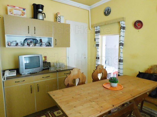 Eladó családi ház, Dombóváron 17.5 M Ft, 9+1 szobás