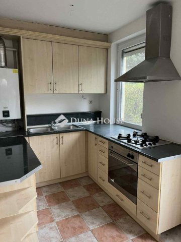 Eladó téglalakás, Mosonmagyaróváron 49.9 M Ft, 3 szobás