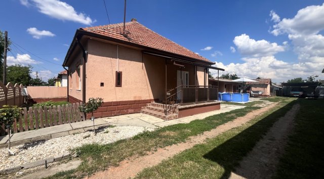Eladó családi ház, Sarkadon 29.99 M Ft, 3 szobás