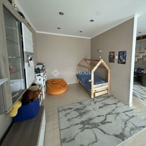 Eladó téglalakás, Budapesten, XVIII. kerületben 92.9 M Ft