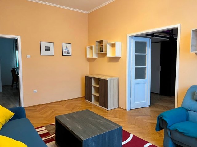 Kiadó téglalakás, albérlet, Pécsett, Alkotmány utcában