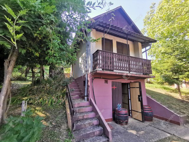 Eladó nyaraló, Homokkomáromon 5.5 M Ft, 4 szobás