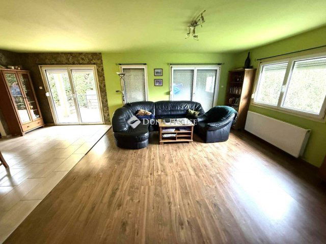Eladó családi ház, Győrújbaráton 119.99 M Ft, 4 szobás