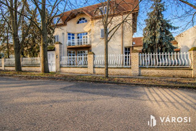 Eladó családi ház, Budapesten, XX. kerületben 279 M Ft