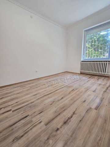 Eladó téglalakás, Pécsett, István utcában 26.99 M Ft, 2 szobás