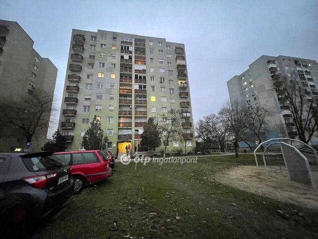 Eladó panellakás, Nyíregyházán 38.7 M Ft, 2 szobás