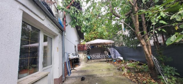 Eladó családi ház, Budakeszin 174.7 M Ft, 9 szobás