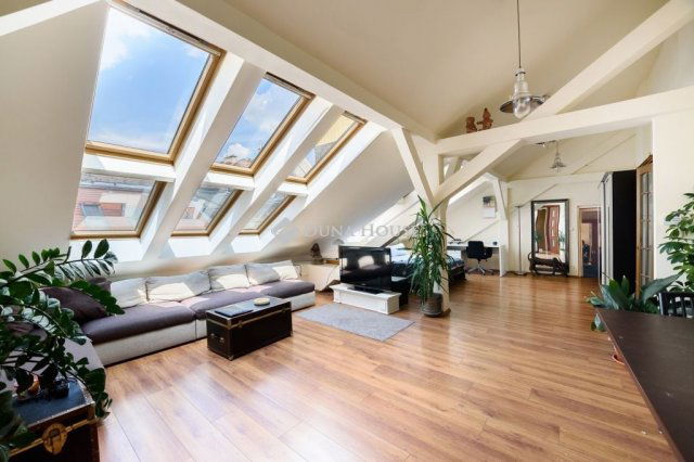 Kiadó téglalakás, albérlet, V. kerületben, Október 6. utcában