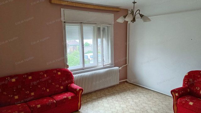 Eladó családi ház, Győrött 59 M Ft, 2 szobás