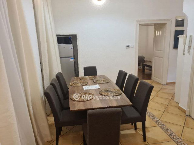 Eladó téglalakás, Budapesten, V. kerületben 109 M Ft, 2 szobás