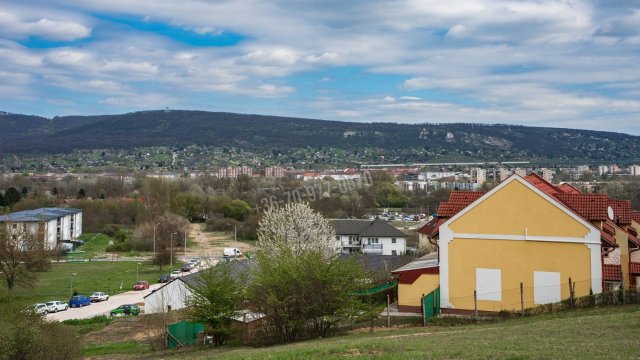 Eladó családi ház, Tatabányán 105.9 M Ft, 3 szobás