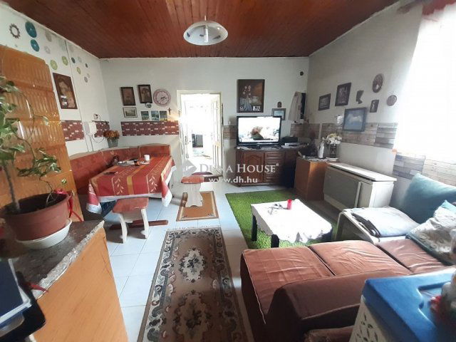 Eladó családi ház, Monoron 64 M Ft, 2 szobás