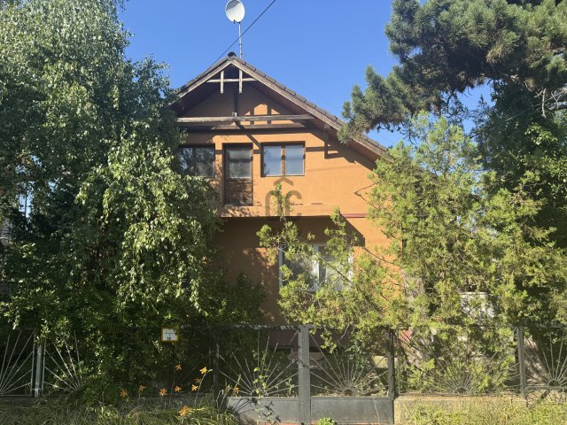 Eladó családi ház, Kerepesen 79.9 M Ft, 7 szobás