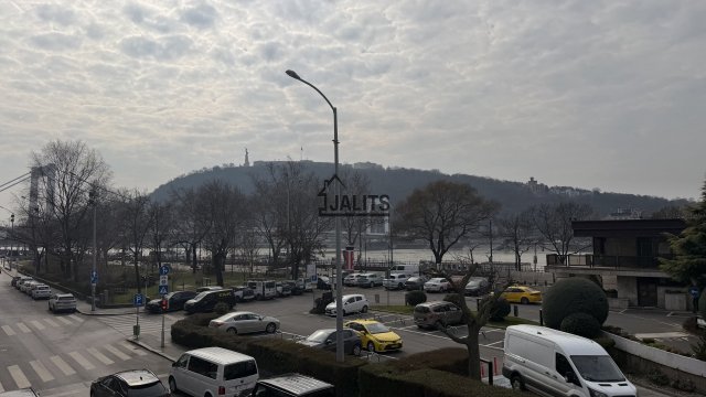 Eladó téglalakás, Budapesten, V. kerületben 85 M Ft, 1 szobás