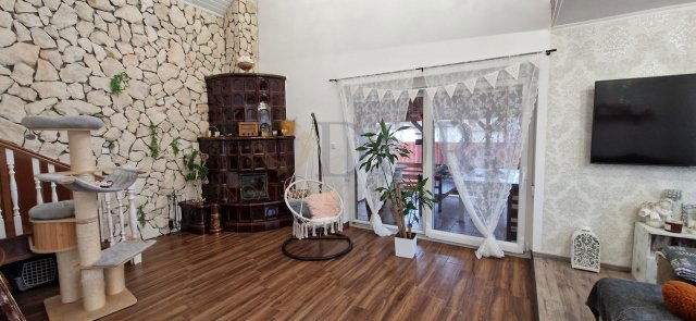 Eladó családi ház, Vecsésen 124.9 M Ft, 4 szobás