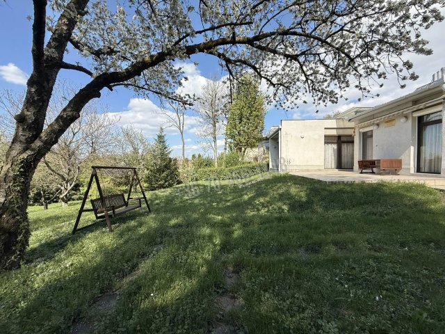 Eladó családi ház, Budapesten, XII. kerületben 820 M Ft