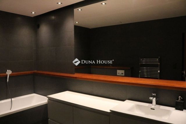 Eladó téglalakás, Budapesten, III. kerületben 326 M Ft, 4 szobás