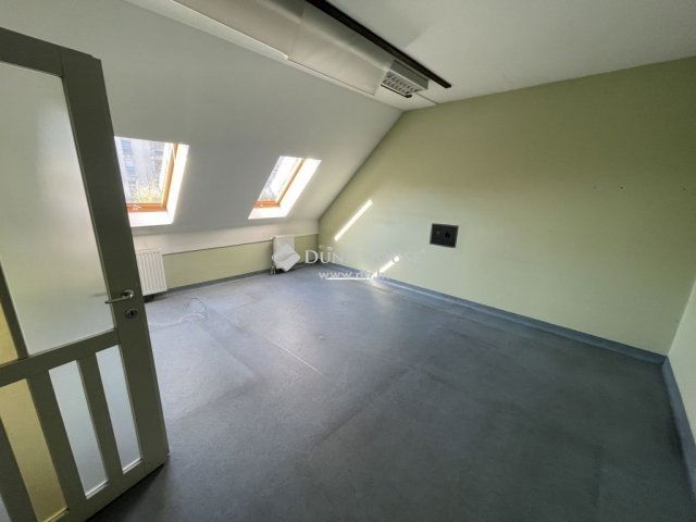 Eladó iroda, Kecskeméten 250 M Ft / költözzbe.hu