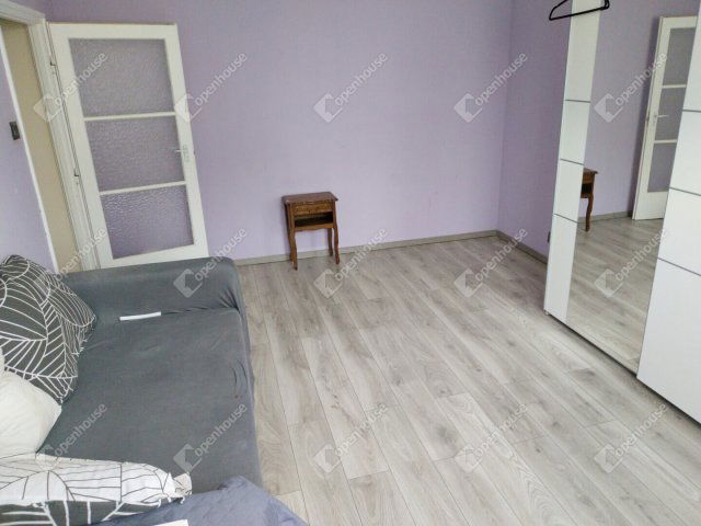 Eladó téglalakás, Szombathelyen 42 M Ft, 2 szobás