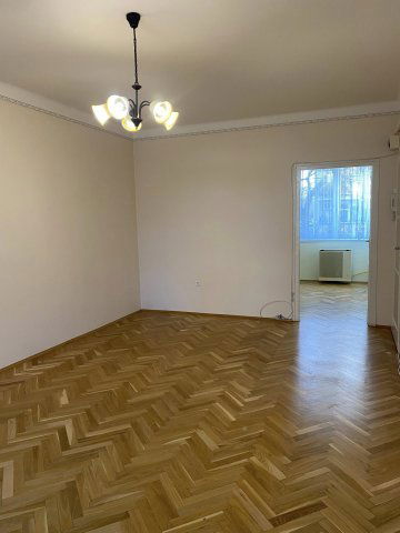 Eladó téglalakás, Szolnokon 39 M Ft, 3 szobás