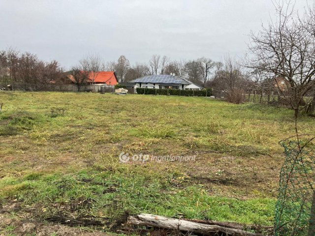 Eladó telek, Cegléden 10 M Ft / költözzbe.hu