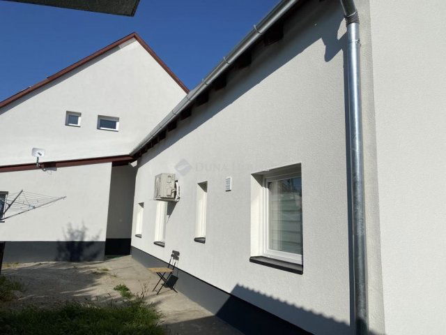 Kiadó családi ház, albérlet, Mányon 500 E Ft / hó, 3 szobás