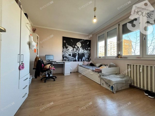 Eladó panellakás, Kecskeméten 38.9 M Ft, 2 szobás