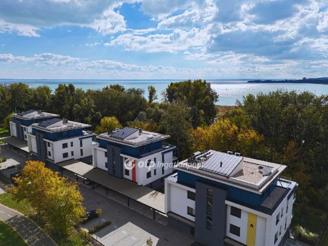 Eladó téglalakás, Balatonfűzfőn 129 M Ft, 3 szobás