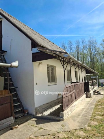 Eladó családi ház, Mesztegnyőn 25 M Ft, 2 szobás