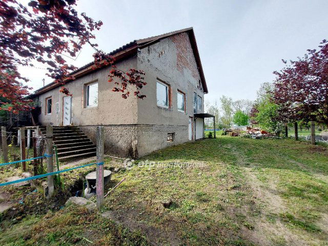 Eladó ikerház, Szakáldon 9.9 M Ft, 3 szobás