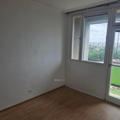 Eladó panellakás, Debrecenben 53.9 M Ft, 2+1 szobás