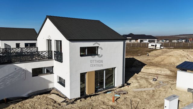 Eladó családi ház, Budajenőn 189 M Ft, 5 szobás
