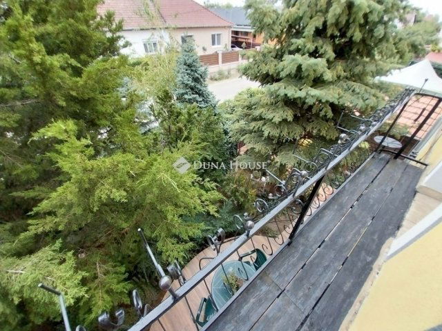 Eladó családi ház, Szegeden 199.9 M Ft, 7+1 szobás