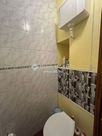 Eladó panellakás, Pécsett 41.99 M Ft, 4 szobás