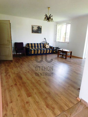 Eladó ikerház, Nagytarcsán 86 M Ft, 3 szobás