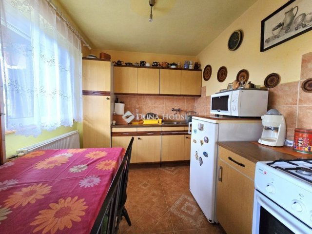 Eladó nyaraló, Orfűn 49.99 M Ft, 3 szobás / költözzbe.hu