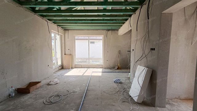 Eladó családi ház, Győrújbaráton 99.62 M Ft, 5 szobás