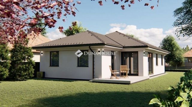 Eladó családi ház, Bugyin 102.9 M Ft, 4 szobás