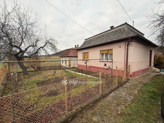 Eladó családi ház, Karancskeszin 16 M Ft, 2 szobás