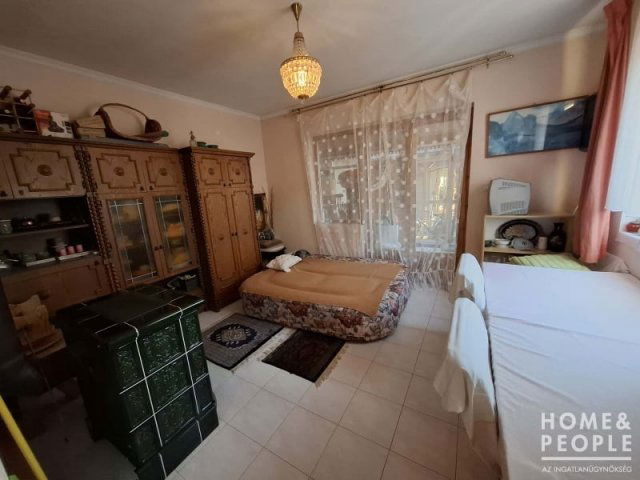 Eladó családi ház, Szegeden 114.99 M Ft, 3 szobás