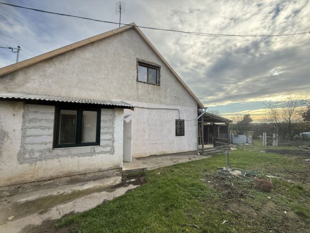 Eladó családi ház, Enyingen 32 M Ft, 4 szobás